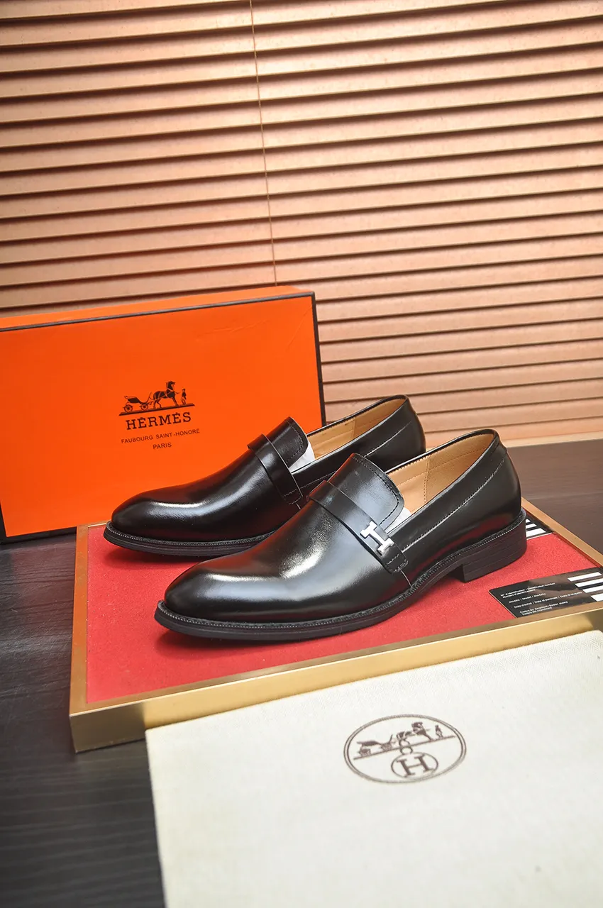 Men's shoes💰540💶[HERMES] (cowhide lining)🍀Italian top luxury🍀He does not pursue novel styles and gorgeous colors, but attracts the favor of successful men with his flawless, elegant and classic style. Formal leather shoes This very comfortable, simple and stable style allows you to easily match any style! The pattern is absolutely 1:1 refined from the original case, and we strive for excellence in materials, imported cowhide + cowhide lining💪💪💪extraordinary texture👍! .Code number: 39-45 (45 customized)